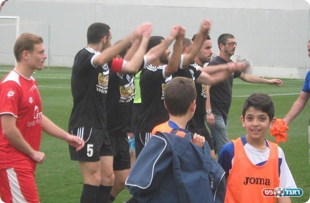 שחקני נשר במקום השני (שי חדד)